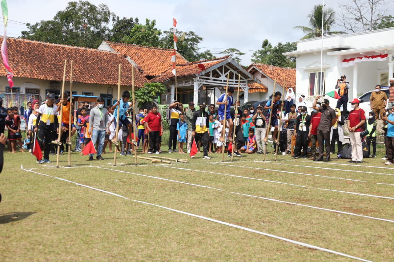 Seru, Lomba Olah Raga Tradisional Di Kertayasa, Total Ada 421 Peserta