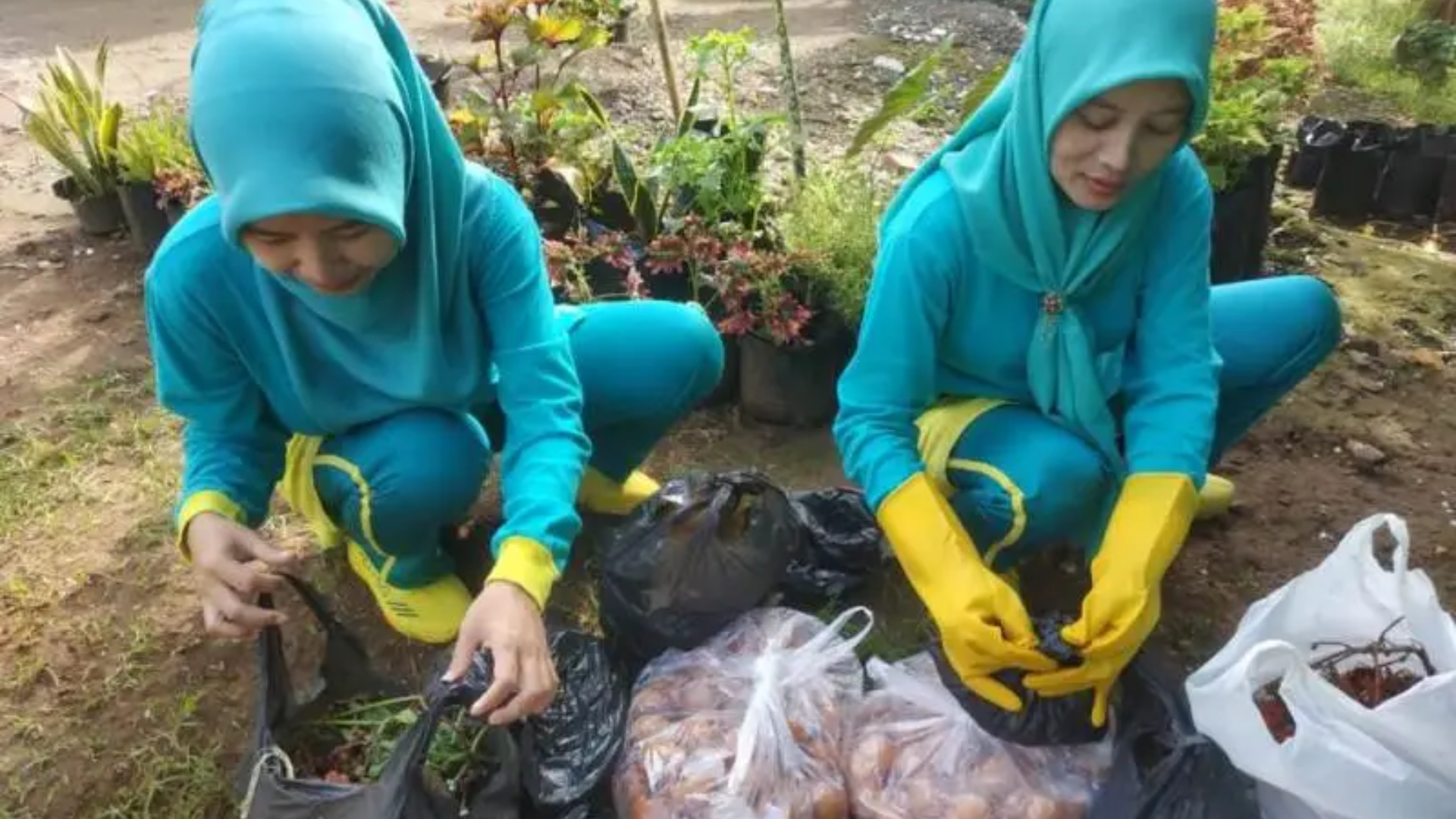 Kertayasa Punya Yuni Sarah, Sulap Sampah Jadi Rupiah