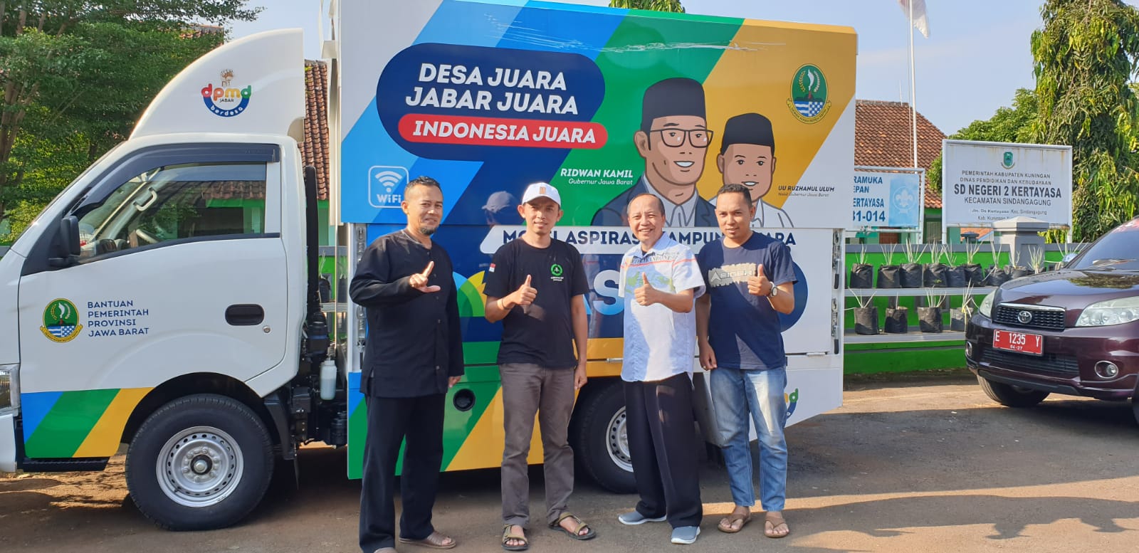 Permudah Masyarakat, Mobil Maskara Desa Kertayasa Lakukan Pelayanan Keliling