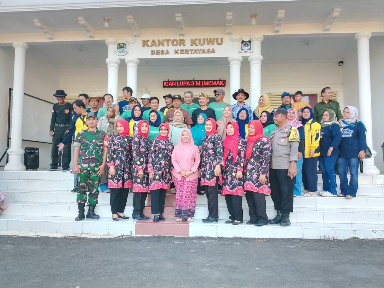 Perangkat Desa Anggadita Karawang Studi Tiru ke Kertayasa, Terapkan &ldquo;Smart Village&rdquo;