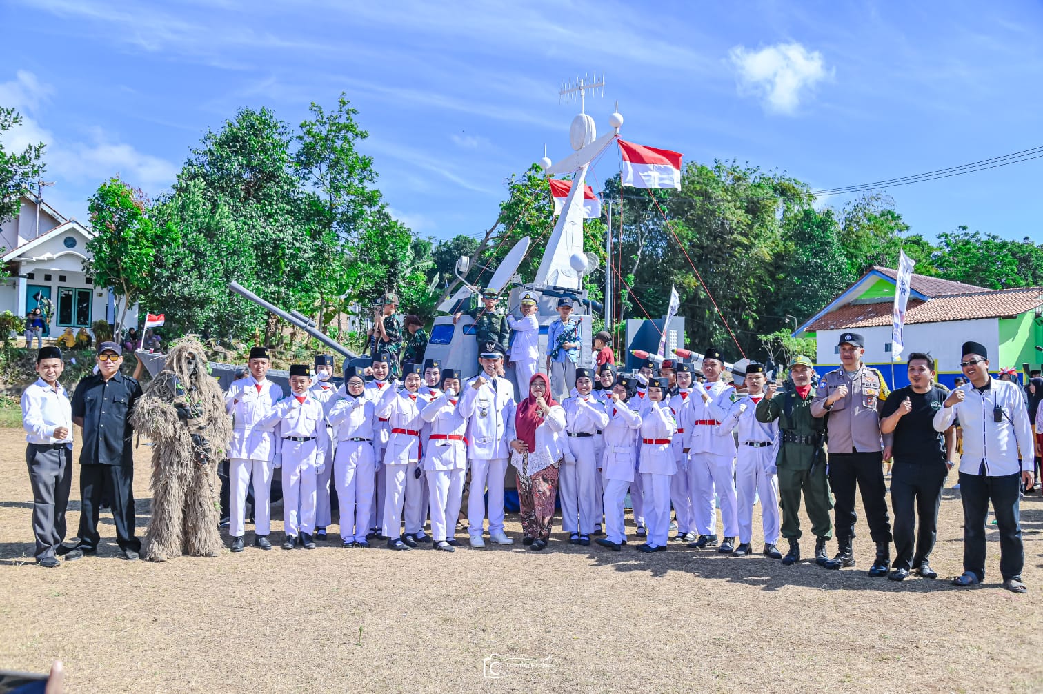 Ada Kapal Perang Raksasa Diperingatan HUT RI di Desa Kertayasa